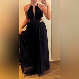 A very sexy, light weight dress.  For wedding or Prom.